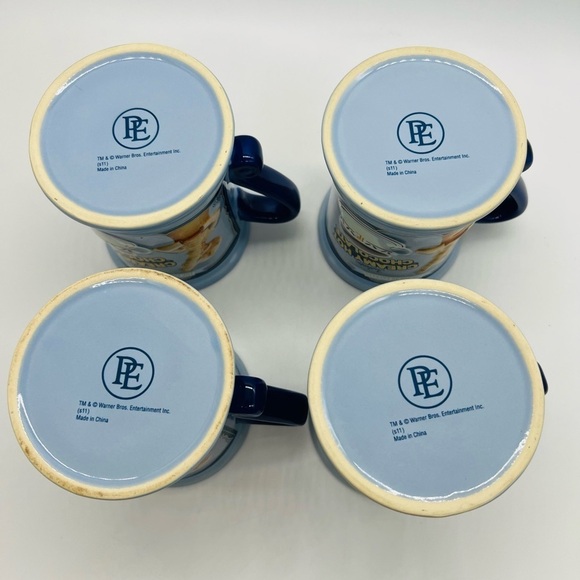 THE POLAR EXPRESS CREAMY HOT CHOCOLATE MUG SET OF 4 EUC - Picture 6 of 7